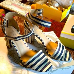 Size 8.5 Tilda block heels Navy/White
